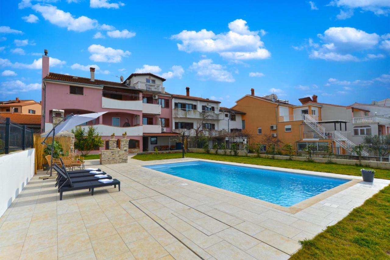 Apartments Violete 742 Pula Exterior foto